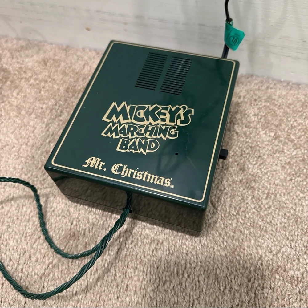 Disney Mickey marching band works but damaged